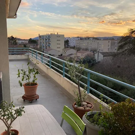 Grand Lumineux Avec Vue Sur L'ardeche Appartamento *