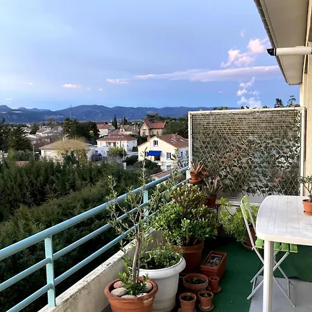 Grand Lumineux Avec Vue Sur L'ardeche
